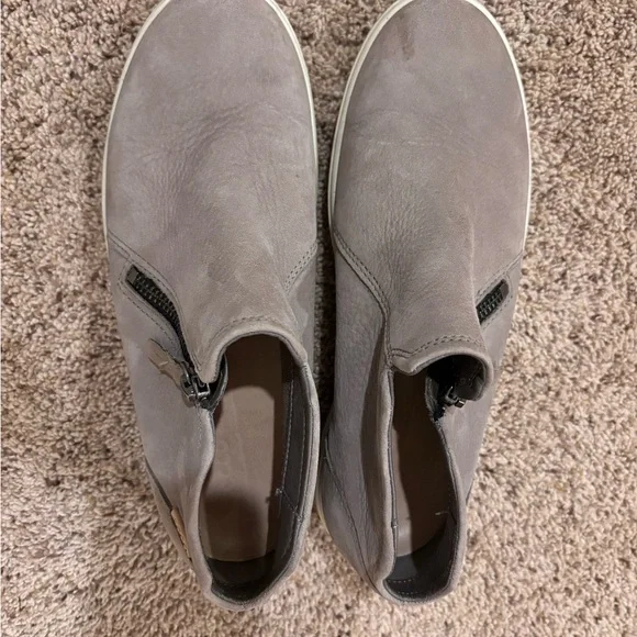 Ecco Women Soft 7 Side Zip Bootie Sneaker 8 - Picture 2 of 9